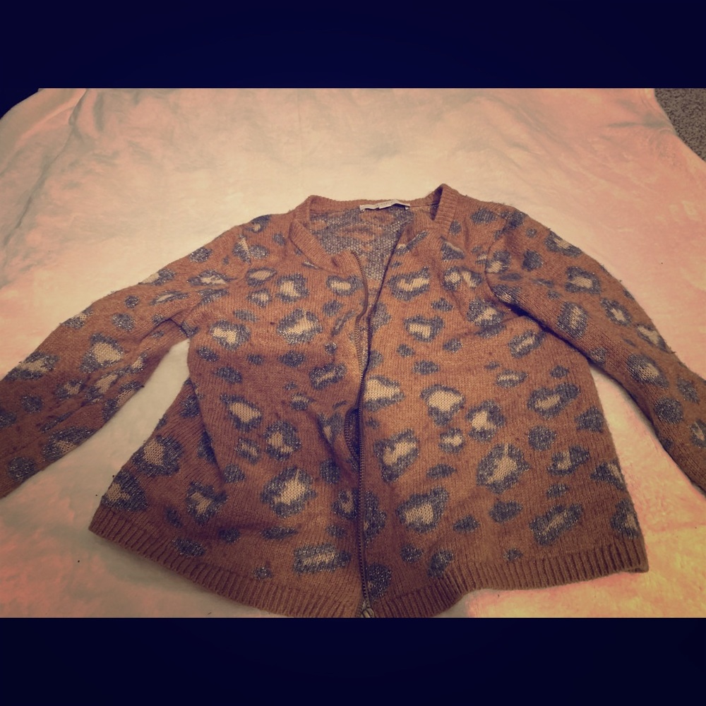 I am selling because I have never wore this